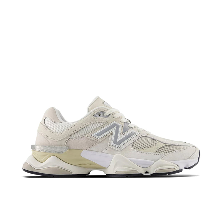 NEW BALANCE 9060 SEA SALT MOONBEAM — Stock 