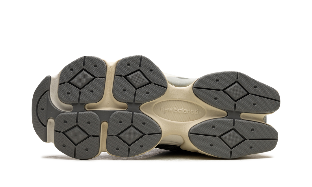 NEW BALANCE 9060 SUEDE PACK BLACK
