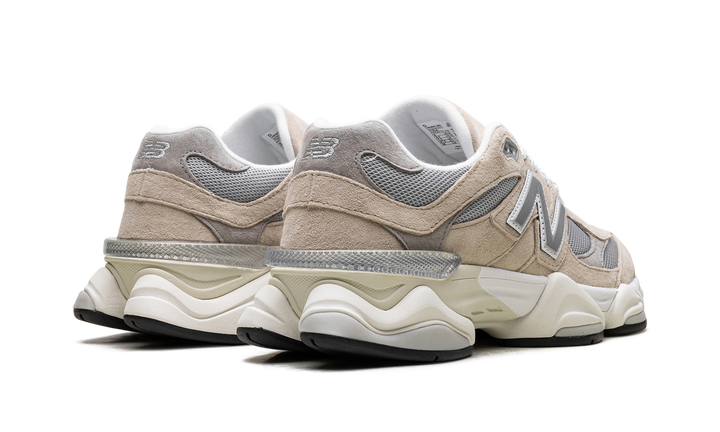 NEW BALANCE 9060 &