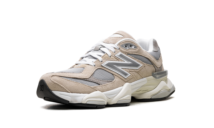 NEW BALANCE 9060 &