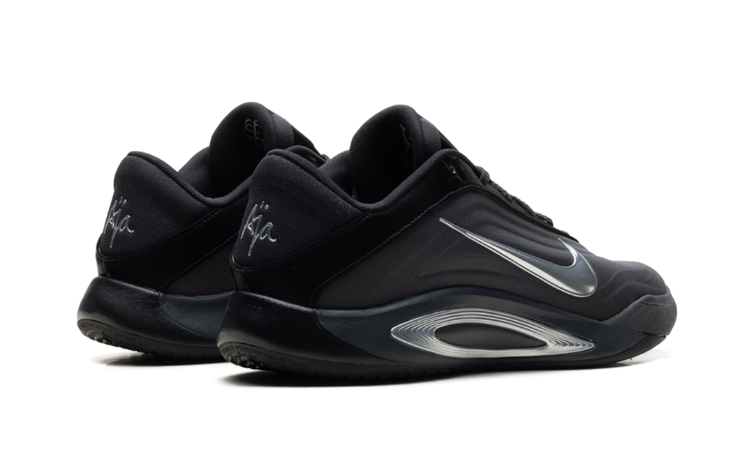 NIKE A&