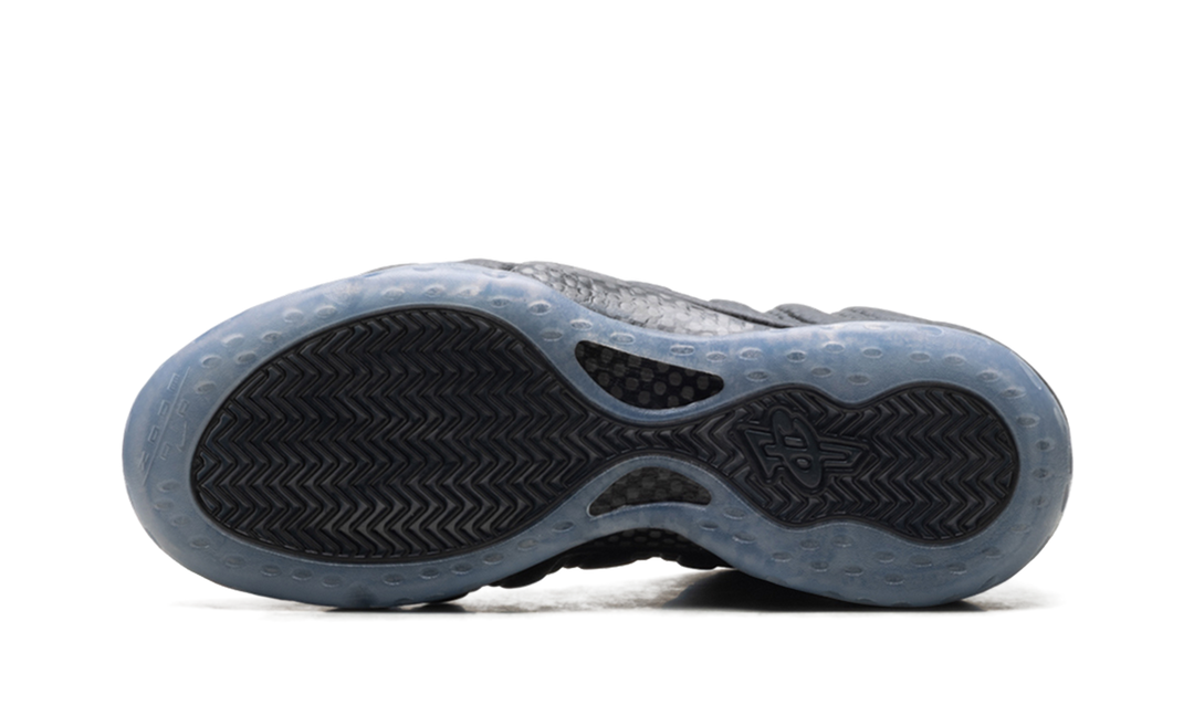 NIKE AIR FOAMPOSITE ONE CARBON FIBER