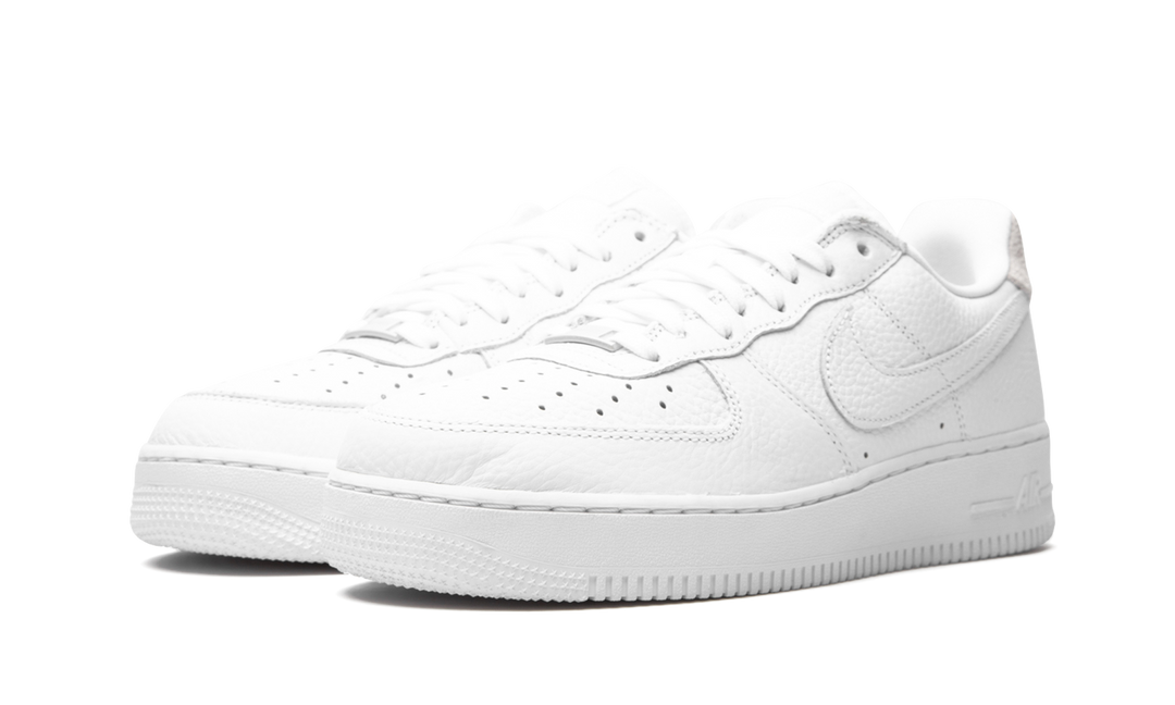 NIKE AIR FORCE 1 &