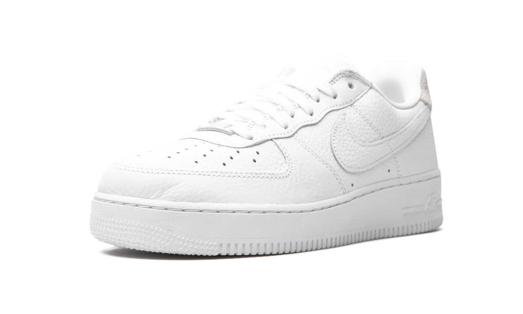 NIKE AIR FORCE 1 &