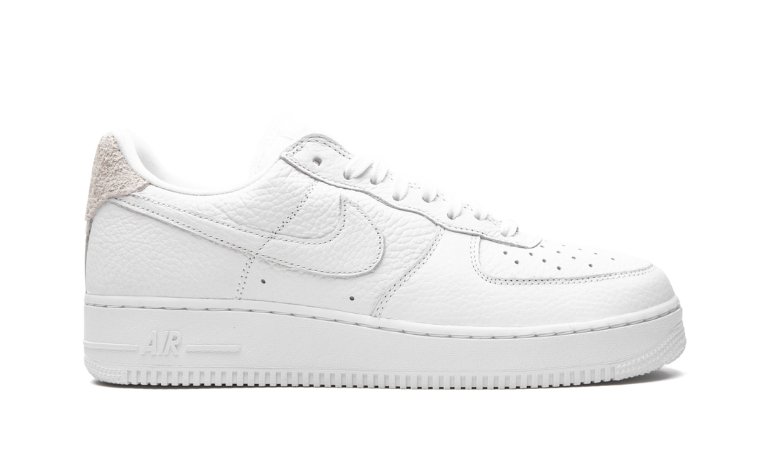 NIKE AIR FORCE 1 &
