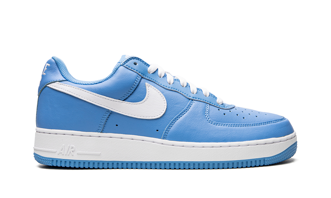 NIKE AIR FORCE 1 &