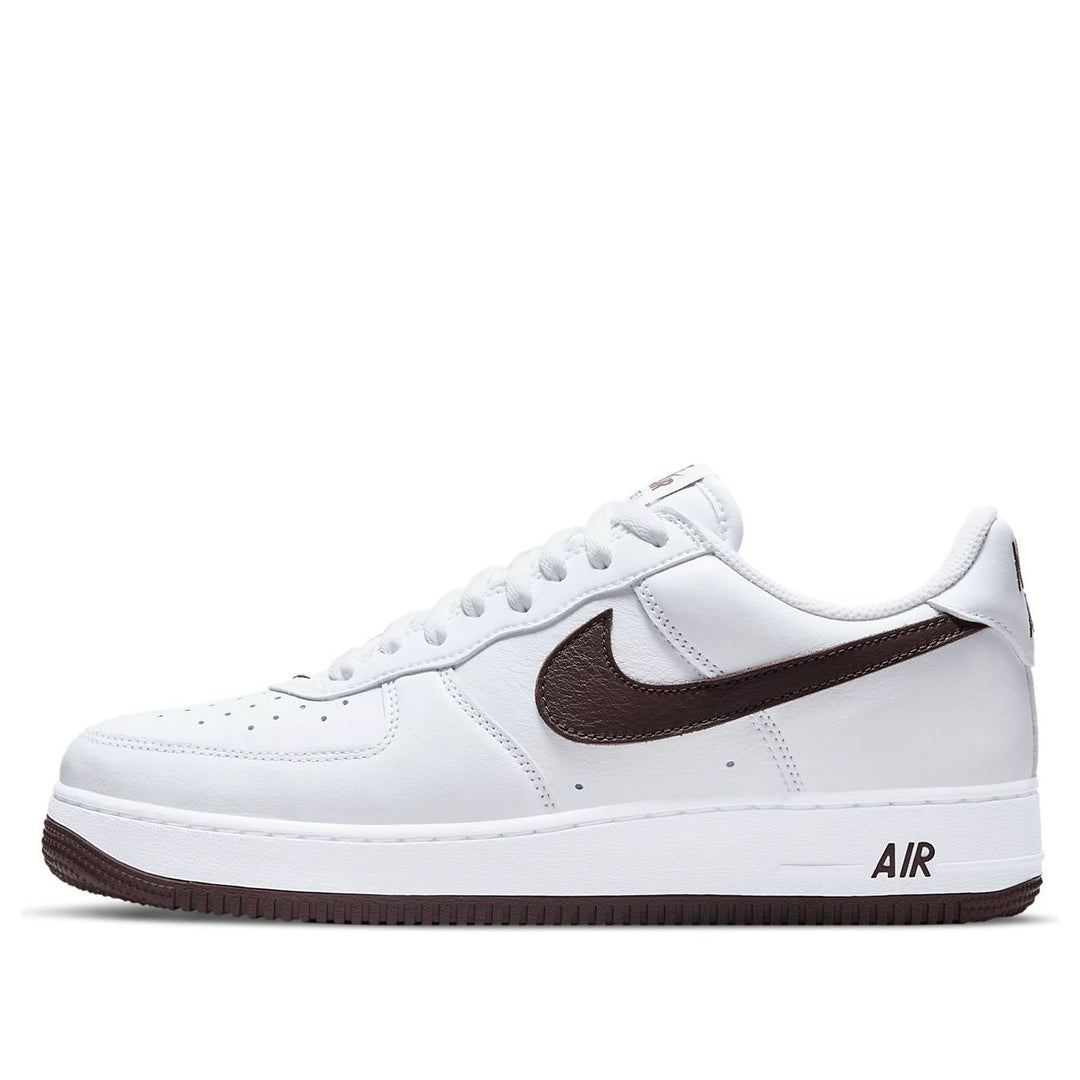 NIKE AIR FORCE 1 &