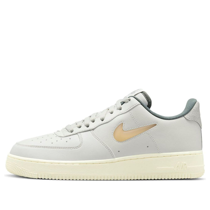 NIKE AIR FORCE 1 07 LOW JEWEL LIGHT BONE COCONUT MILK