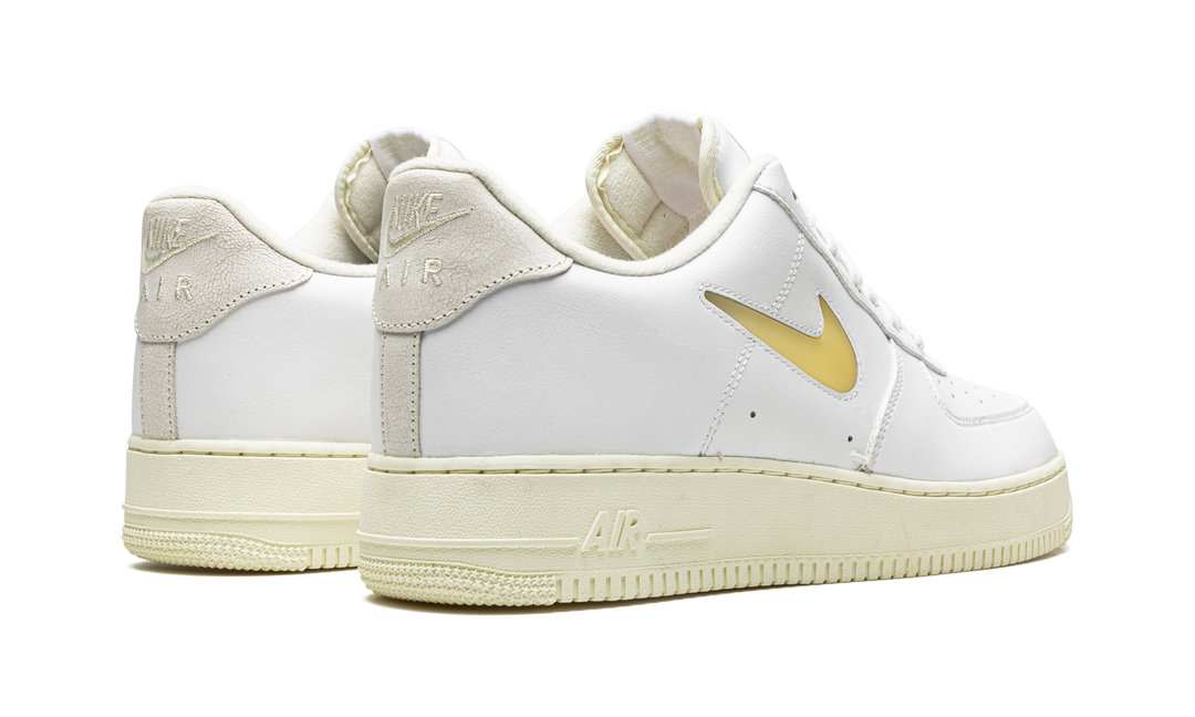 NIKE AIR FORCE 1 07 LOW JEWEL PALE VANILLA