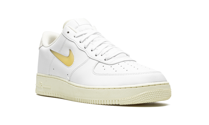 NIKE AIR FORCE 1 07 LOW JEWEL PALE VANILLA