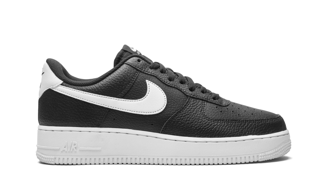 NIKE AIR FORCE 1 07 LOW LX BLACK WHITE