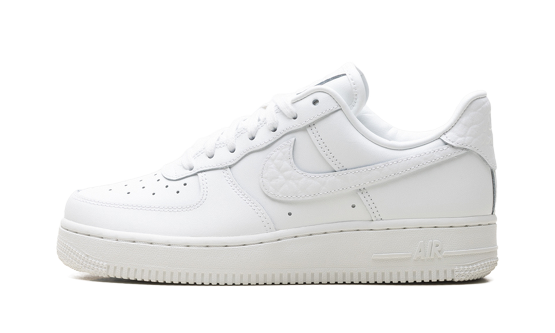 NIKE AIR FORCE 1 &