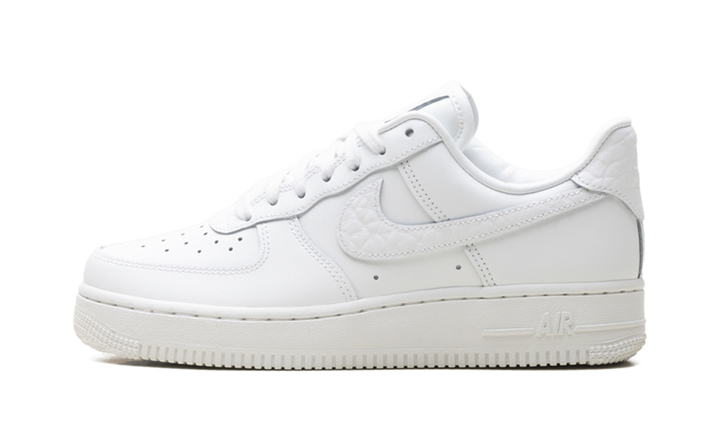 NIKE AIR FORCE 1 &