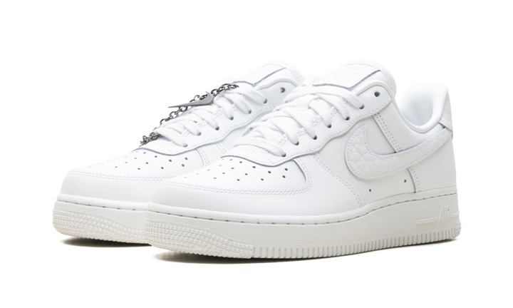 NIKE AIR FORCE 1 &