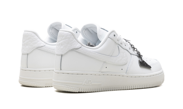 NIKE AIR FORCE 1 '07 LOW SUMMIT WHITE MINI CHARM (WOMEN'S) — Stock