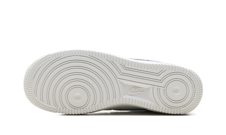 NIKE AIR FORCE 1 &