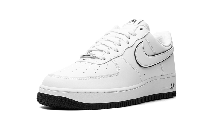 NIKE AIR FORCE 1 &