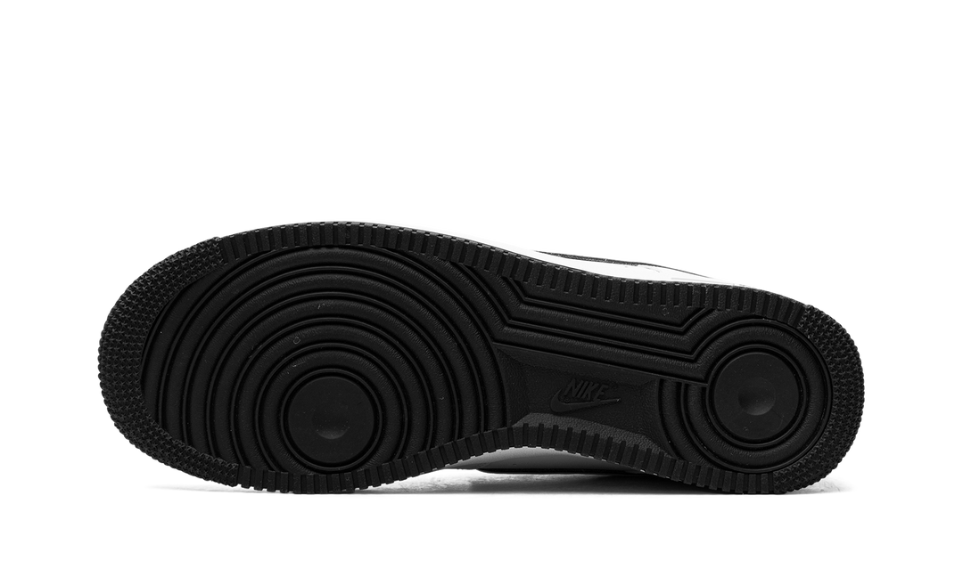 NIKE AIR FORCE 1 &