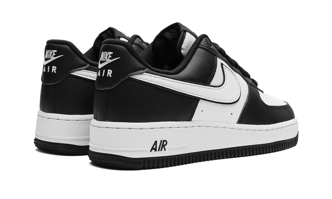 NIKE AIR FORCE 1 07 LOW WHITE SWOOSH PANDA