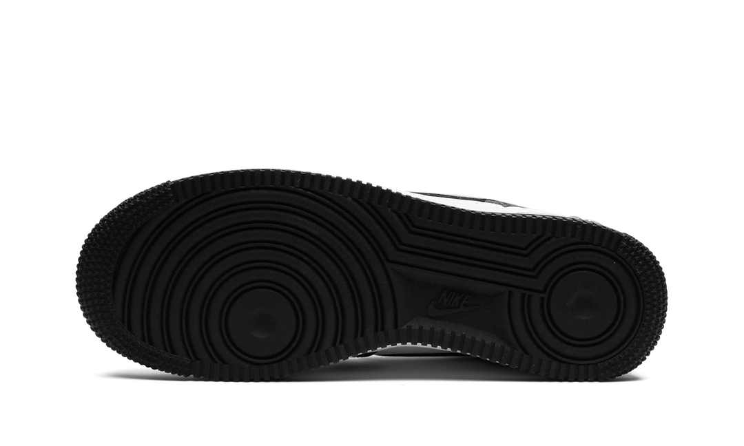 NIKE AIR FORCE 1 07 LOW WHITE SWOOSH PANDA