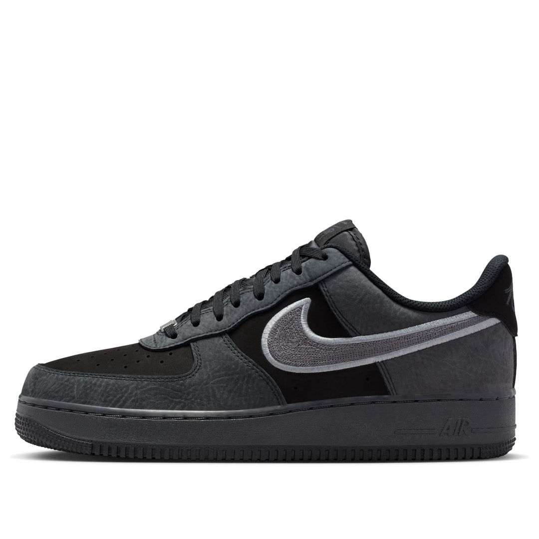 NIKE AIR FORCE 1 &