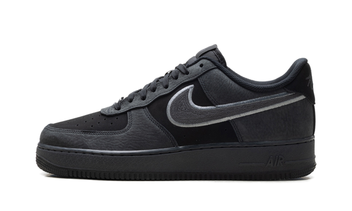 NIKE AIR FORCE 1 &