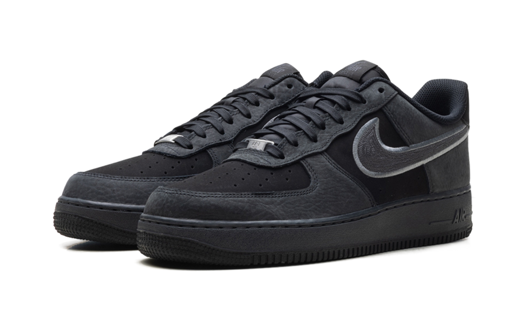 NIKE AIR FORCE 1 &
