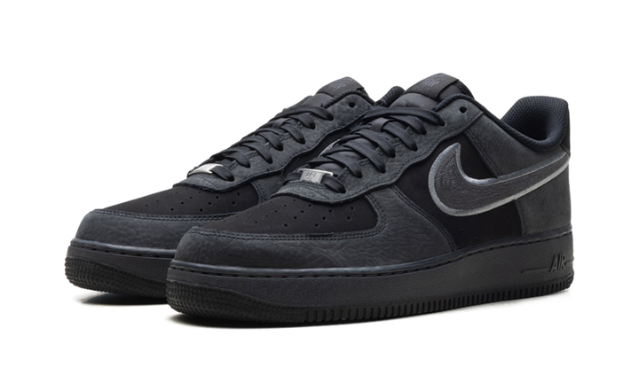 NIKE AIR FORCE 1 &