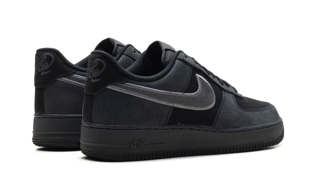 NIKE AIR FORCE 1 &