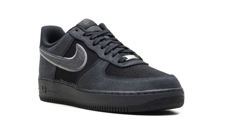 NIKE AIR FORCE 1 &