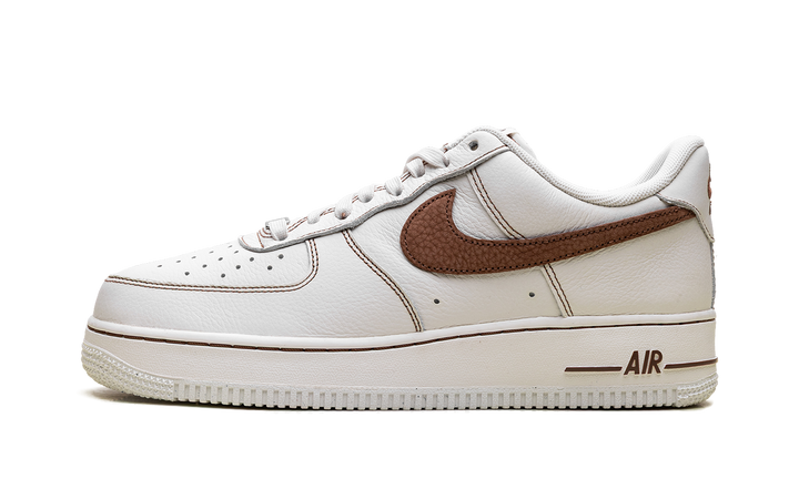 NIKE AIR FORCE 1 &