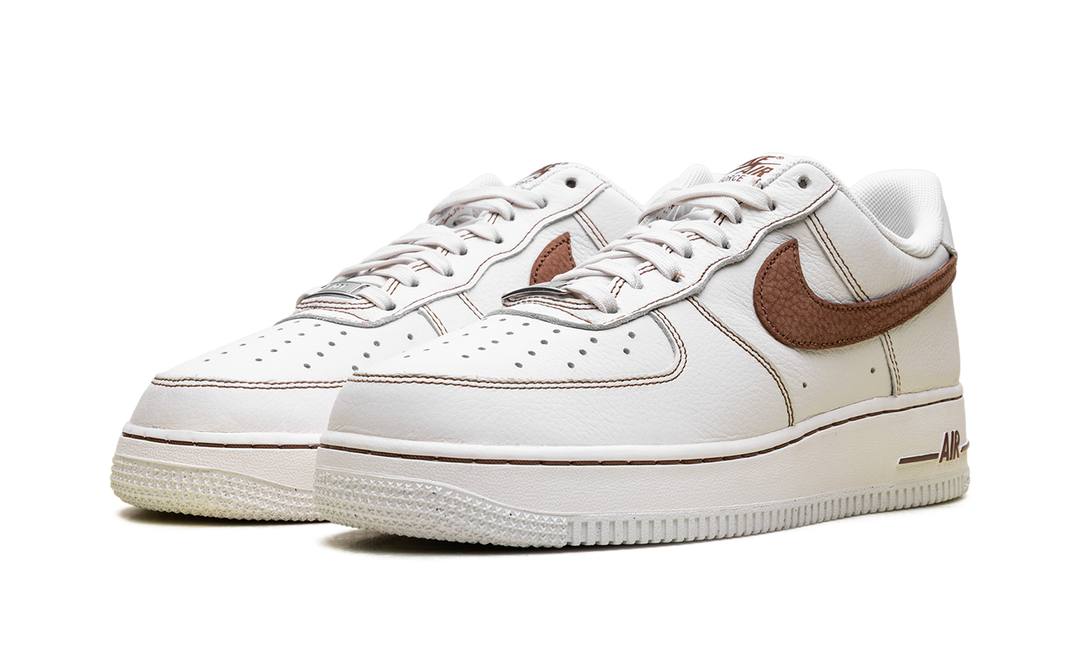 NIKE AIR FORCE 1 &