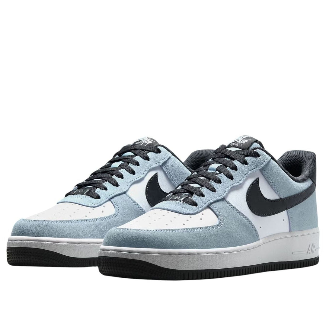 NIKE AIR FORCE 1 &