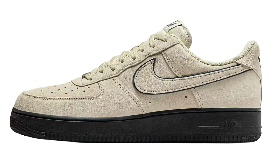 NIKE AIR FORCE 1 &