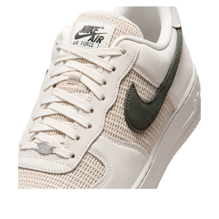 NIKE AIR FORCE 1 &