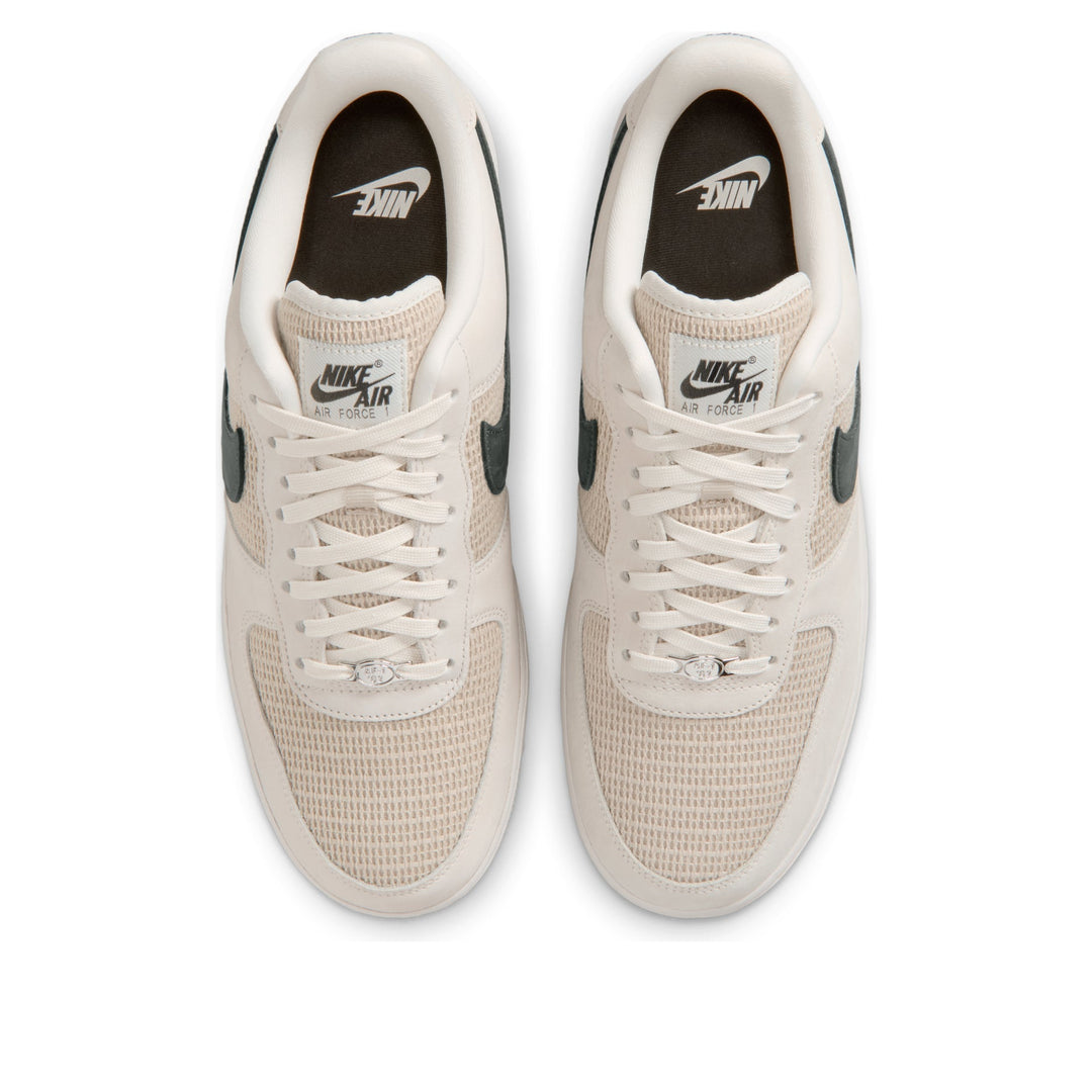 NIKE AIR FORCE 1 &