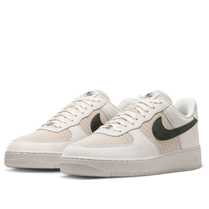 NIKE AIR FORCE 1 &