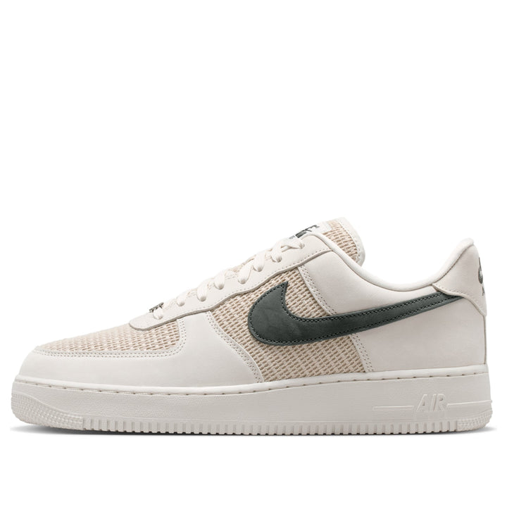 NIKE AIR FORCE 1 &