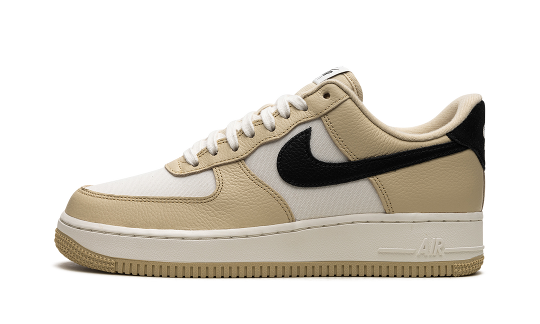 NIKE AIR FORCE 1 &