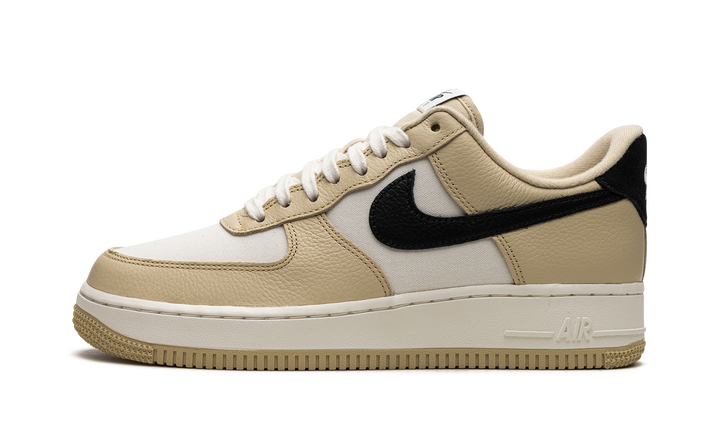 NIKE AIR FORCE 1 &