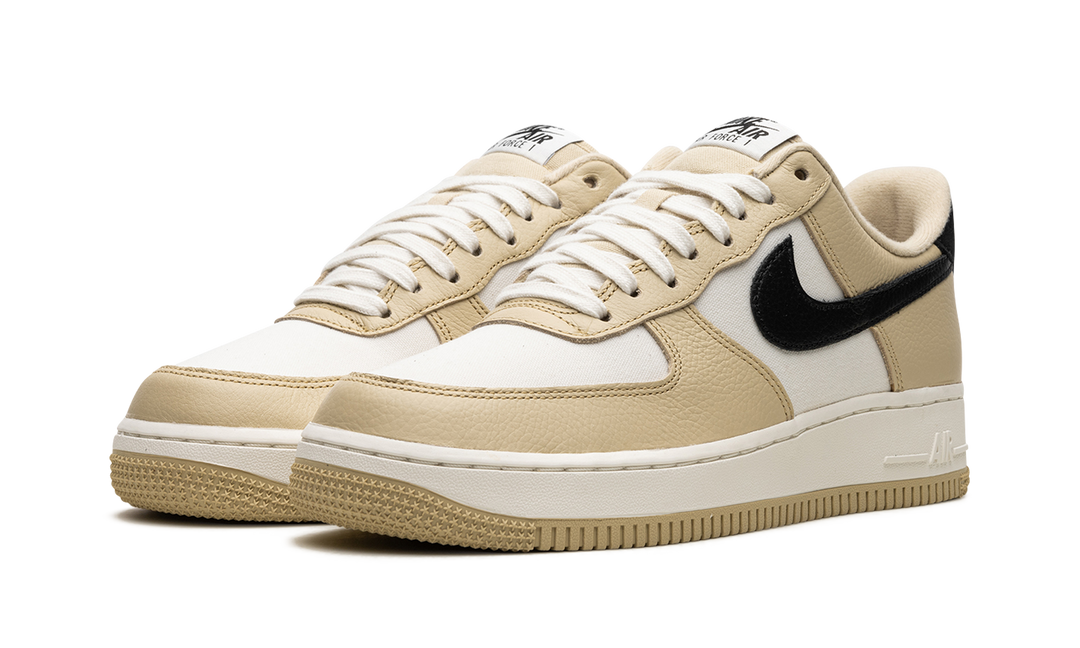 NIKE AIR FORCE 1 &