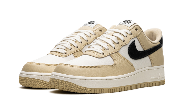 NIKE AIR FORCE 1 &