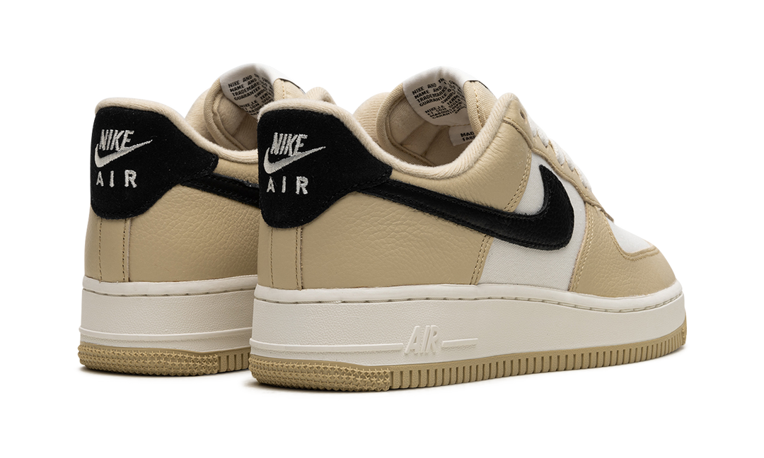 NIKE AIR FORCE 1 &