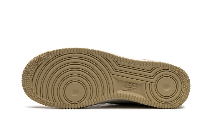 NIKE AIR FORCE 1 &