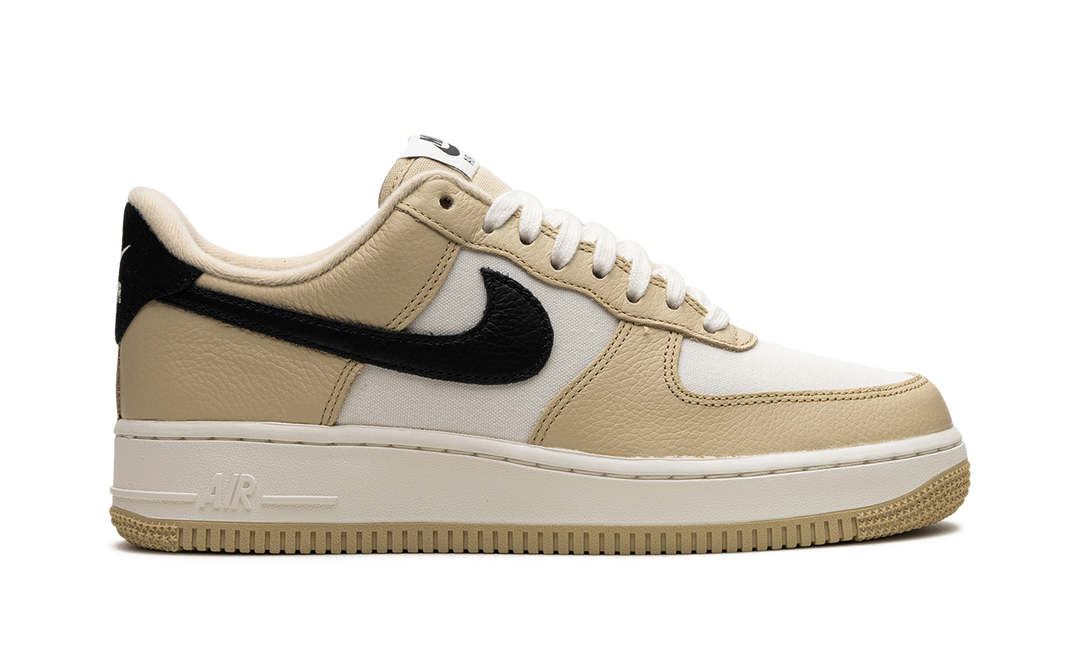 NIKE AIR FORCE 1 &