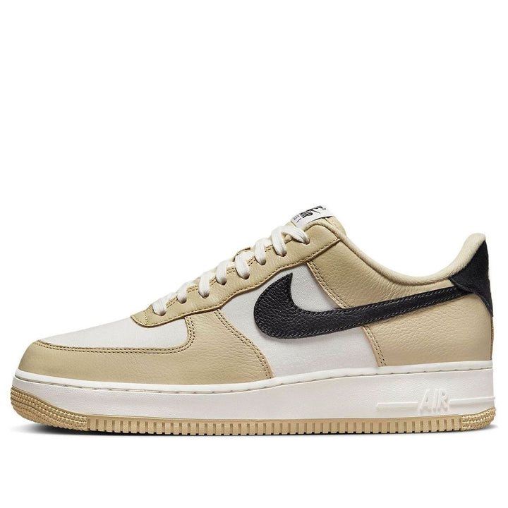 NIKE AIR FORCE 1 &