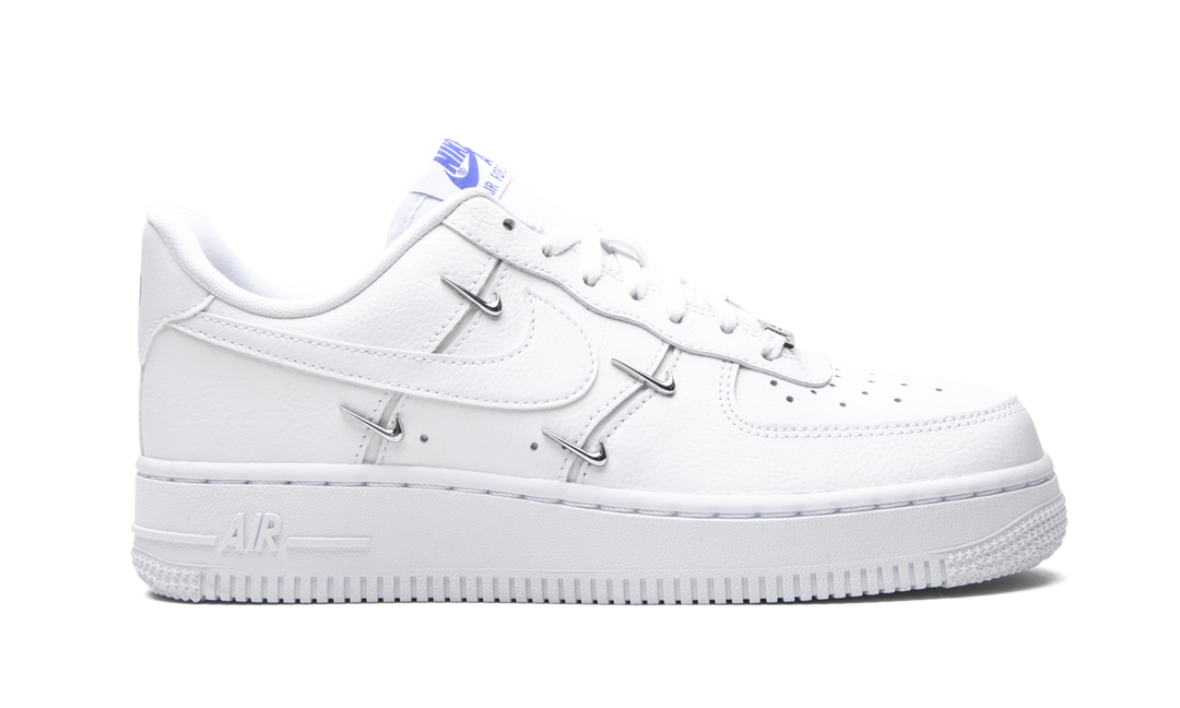 NIKE AIR FORCE 1 07 LX WHITE SILVER WOMENS
