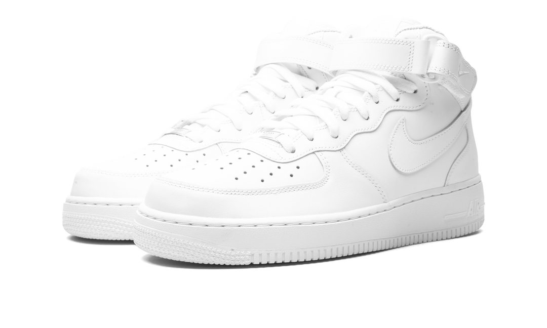 NIKE AIR FORCE 1 07 MID TRIPLE WHITE