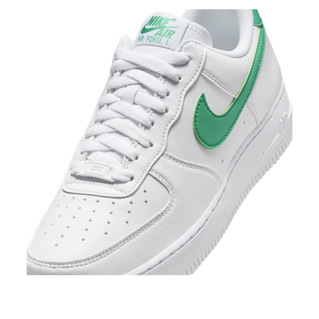 NIKE AIR FORCE 1 &
