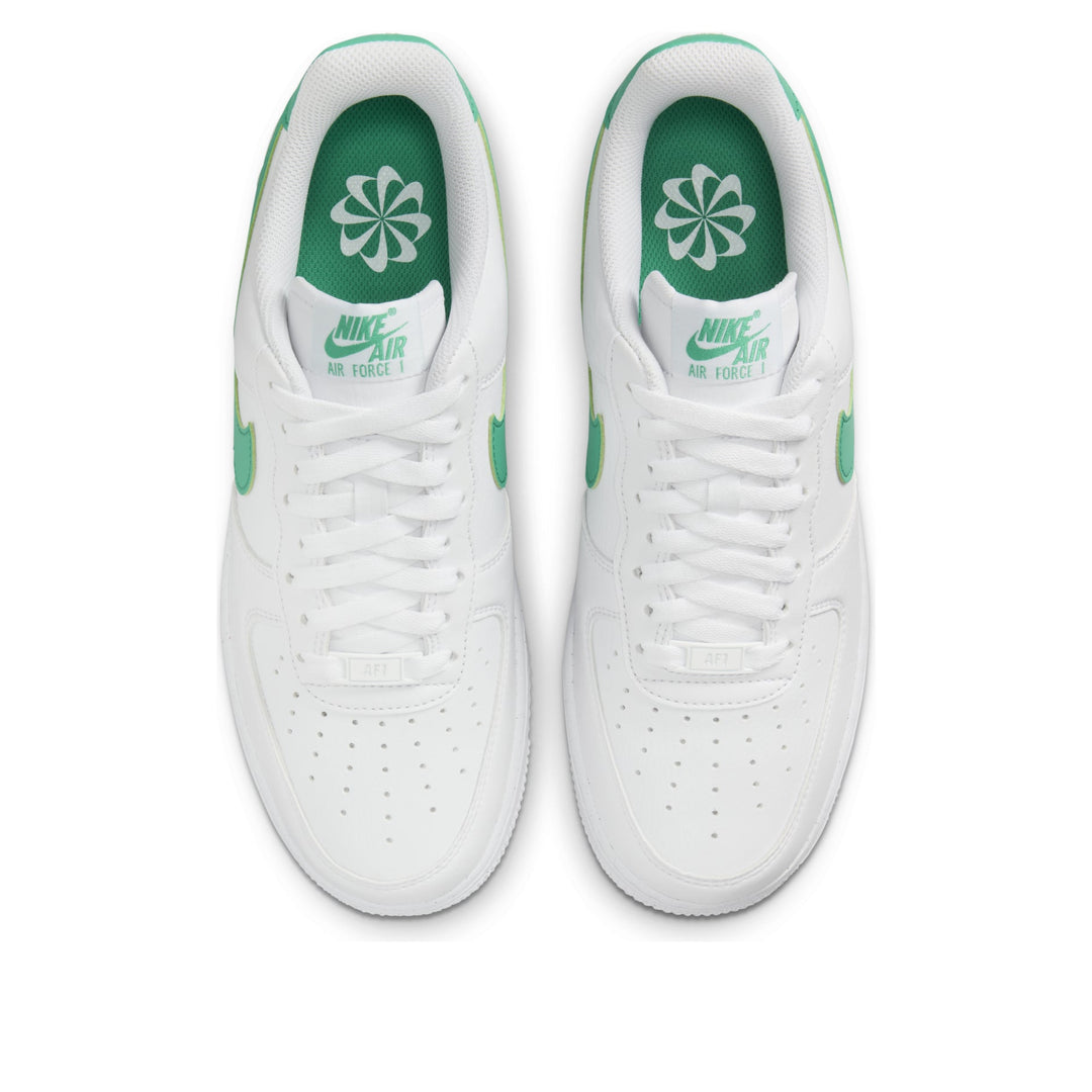 NIKE AIR FORCE 1 &